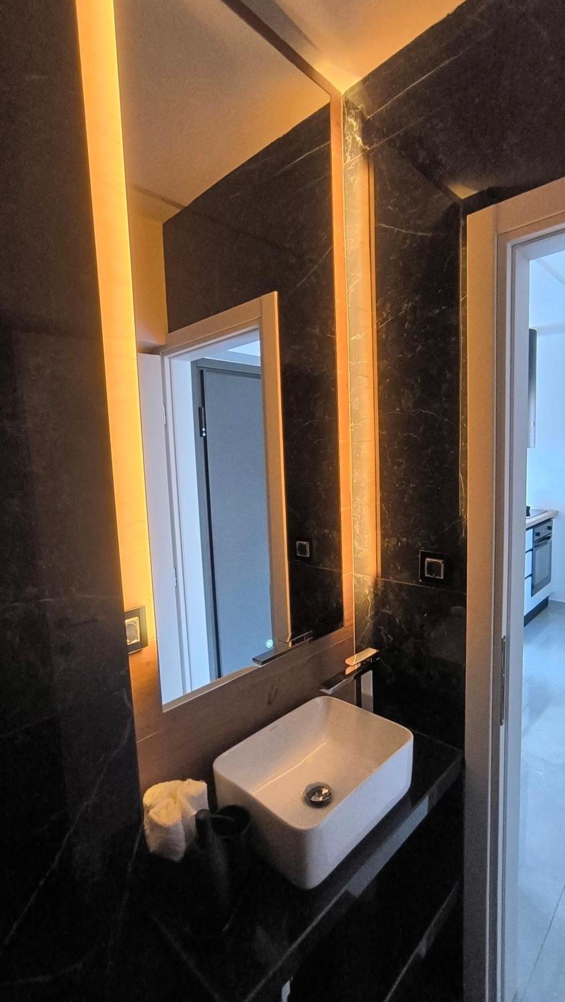 Larisa Absolute Suites, Sky View Smart Home Buitenkant foto